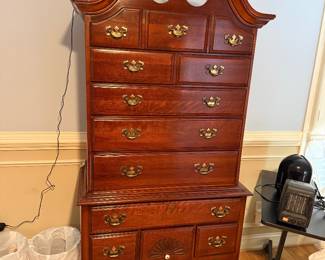Vintage American Drew Cherry Queen Anne Highboy Tallboy Chest on Chest Dresser