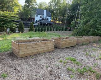 6 raised garden beds