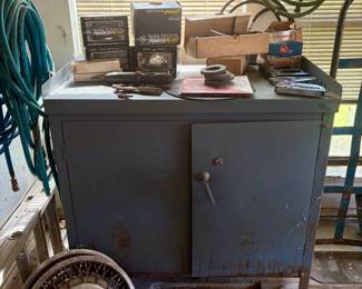 Metal work cabinet