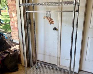 Rolling clothing rack