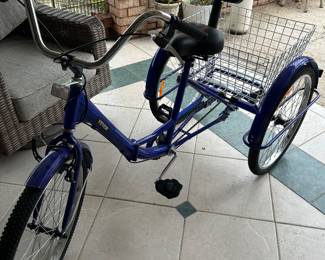 Adult 3 wheel tricycle with comfort seat and basket