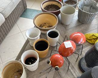 Pots and a hanging outdoor ant