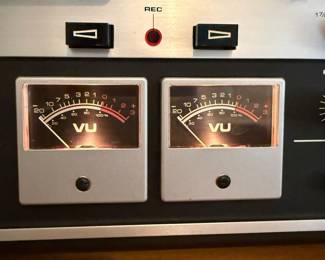 Akai GX-220D Reel-to-Reel Tape Recorder