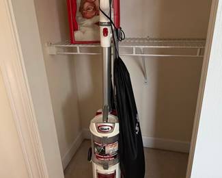 Shark Rotator Professional Lift-Away Upright Vacuum NV501