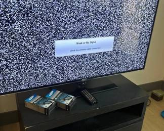 Samsung Tv, Remote, 3 D Glasses, TV Stand W Drawers