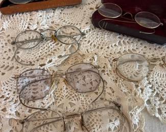 Antique Reading Glasses 6 Pair. 2 Cases