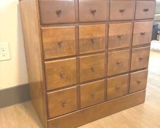 Ethan and Allen Solid Wood Dovetail 4 Drawer Side Table Small Dresser
