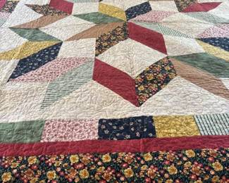  04 Handmade Quilt 70x70 Star Red, Gold, Green