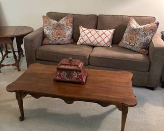 Haverty's Loveseat