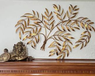 Leaves Lion