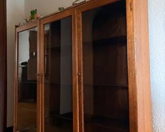 Oak Triple Bookcase cabinet in the syle of Stickley