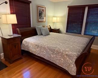 HENREDON King Size Sleigh Bed
