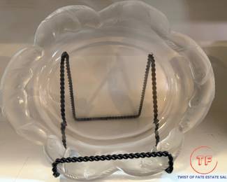 LALIQUE Piriac Oval Platter with Molded Fish Border