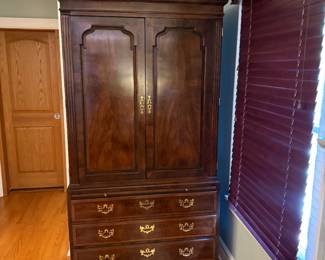 HENREDON Aston Court Armoire