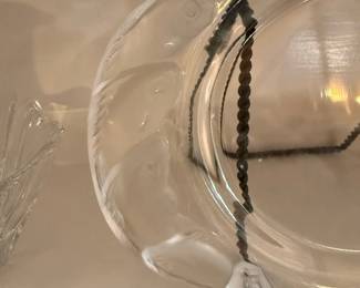 LALIQUE Piriac Oval Platter with Molded Fish Border