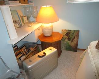 Vintage suitcase, huge amount of frames, vintage 1970's end table