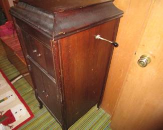 Crank Victrola