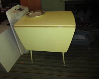 Cute folding 1950's dinette