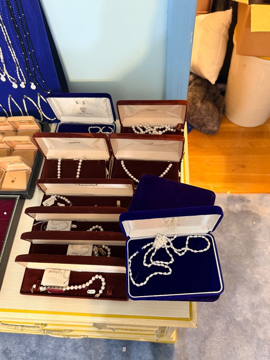 Brand new fine jewelry assortment of freshwater and cultured pearl necklaces and bracelets 