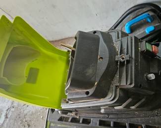 Electric Leaf Mulcher Shredder second image