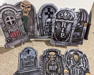 Halloween Tombstone Yard Signs Set