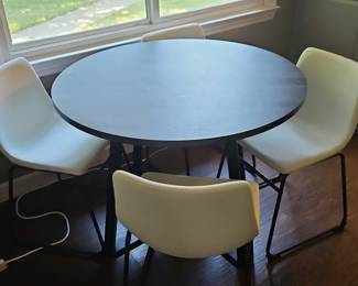 Round Dining Table and Chairs