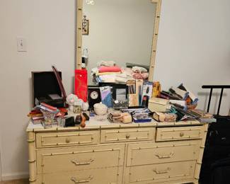 Thomasville Furniture French Provincial Dresser with Mirror