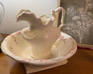 Antique/vintage wash basin with pitcher