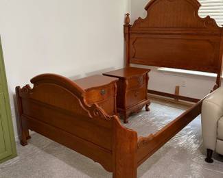 Lexington Victorian sampler bed. I have this bed in both queen and king size with all the pieces needed to make a beautiful bedroom set. This is solid wood, high-quality furniture.