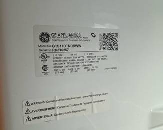 GE Appliances Top Freezer Refrigerator