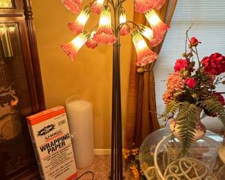 Meyda Tiffany Pond Lily 10-Light Table Lamp