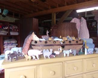 Hand Carved NOAH'S ARK w/Hank Carved Animals