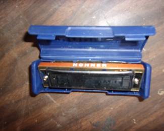 Harmonica Inside
