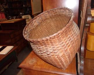 CHEROKEE Basket