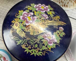VINTAGE BELLS FIGURINES HOLLY HOBBY MUG