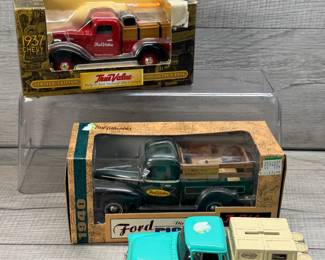 VINTAGE ERTL TRUE VALUE DIE CAST COIN BANKS