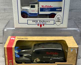 VINTAGE ERTL TRUE VALUE DIE CAST COIN BANK