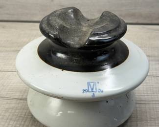 VINTAGE PORCELAIN CERAMIC ELECTRICAL INSULATOR