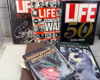 VINTAGE COLLECTIBLE BOOKS LIFE THE NOBLE HORSE