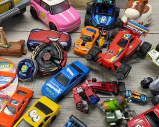 CAR FIGURINES THOMAS DISNEY MARIO BATMAN