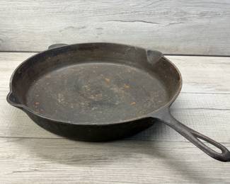 LARGE CAST IRON SKILLET #14