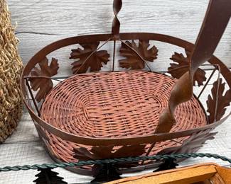 ASSORTED DECORATIVE BASKETS