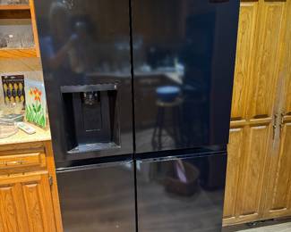 LG Side by side Refrigerator, Like new!