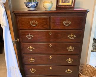 Drexel queen bedroom suite including Queen Rice Bed, Chest and 2 matching night stands