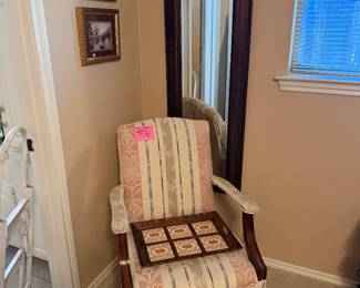 Upholstered arm chair