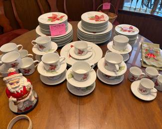 Spal "Watercolor" Poinsetta China, very collectible!