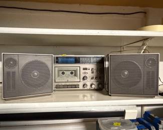 Vintage GE AM FM Stereo Cassette Cock Radio
