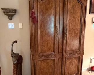 MCM Armoire