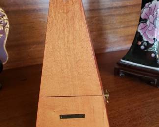 Metronome de Maelzel by Seth Thomas