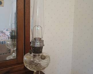 Aladdin antique 'Lincoln Drape' oil lamp